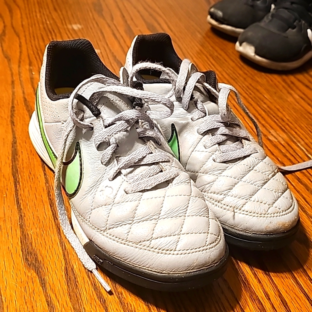 Indoor cleats